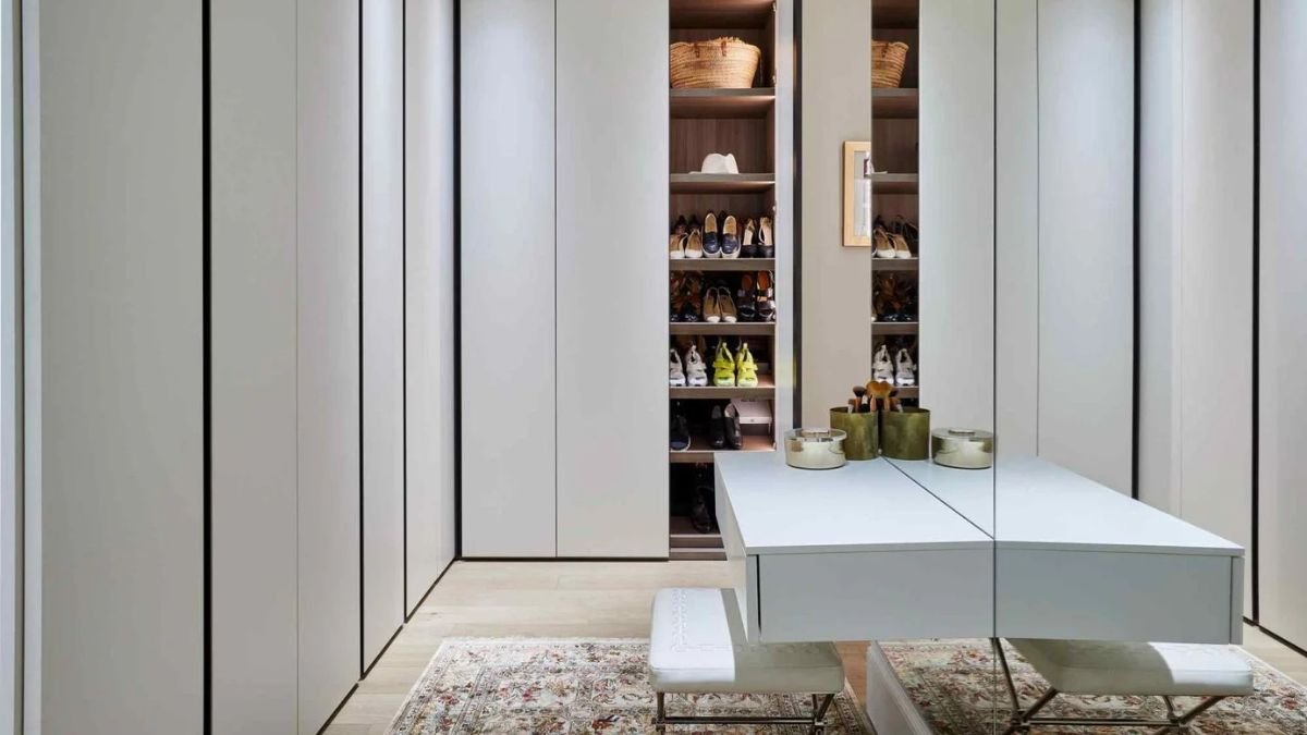 Interior design feature